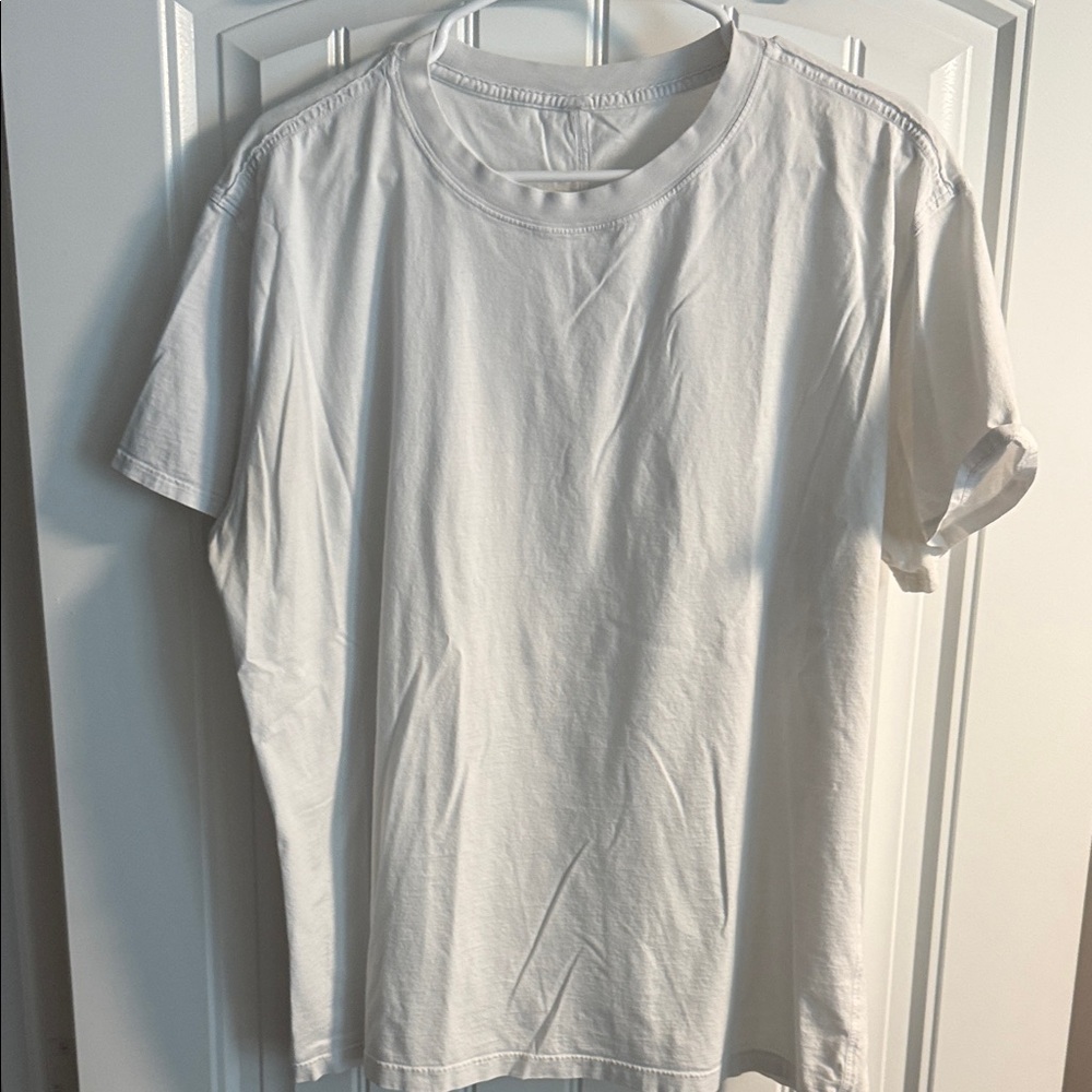 Classic White lululemon T-Shirt, no stains, great condition size 12